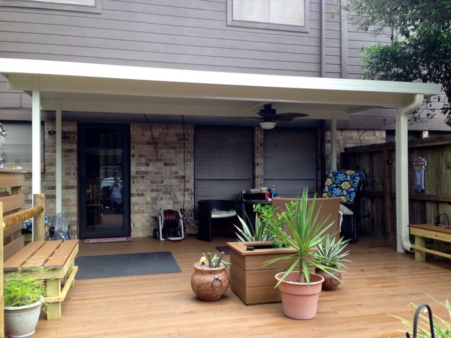 Free-standing patio cover